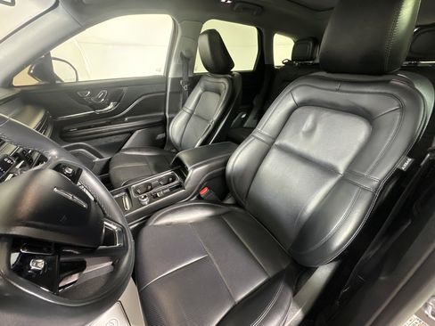Used 2021 Lincoln Corsair AWD w/ Premium Package image 9