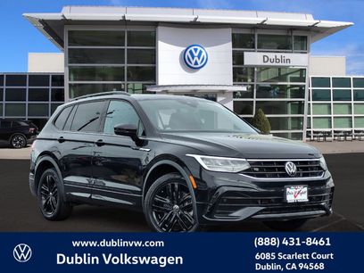 Certified 2022 Volkswagen Tiguan SE R-Line