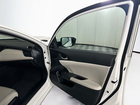 Used 2019 Honda Insight EX image 29