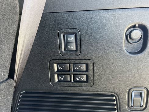 Used 2025 Nissan Armada Platinum Reserve image 28