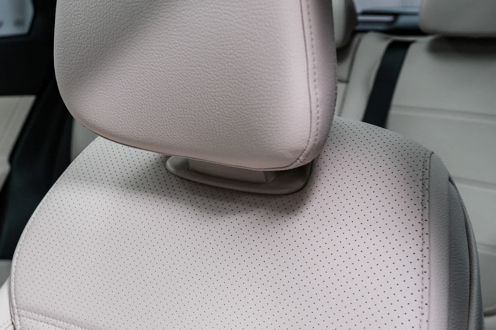 Certified 2026 Mercedes-Benz GLC 300 image 27