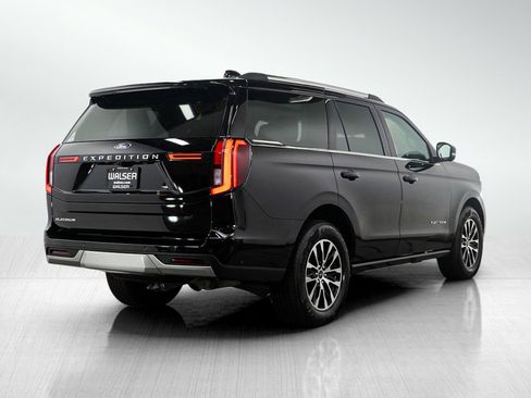 Used 2025 Ford Expedition Platinum AWD/4WD image 5