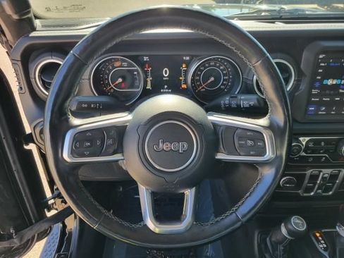 Used 2020 Jeep Wrangler Unlimited Sahara w/ Dual Top Group AWD/4WD image 21