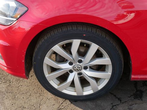 Used 2019 Volkswagen Golf SE w/ Driver Assistance Package image 8