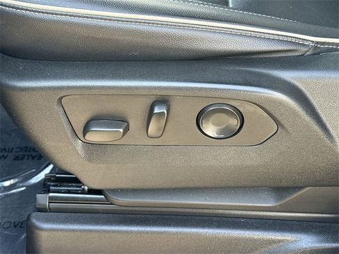 Used 2021 GMC Yukon SLT image 32