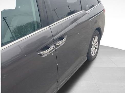 Used 2016 Honda Odyssey SE image 2