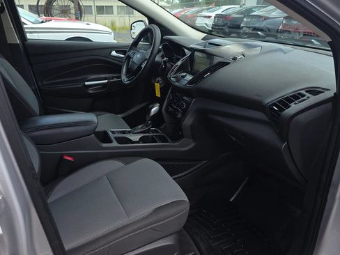 Used 2018 Ford Escape SE w/ SE Sync 3 Package FWD image 15