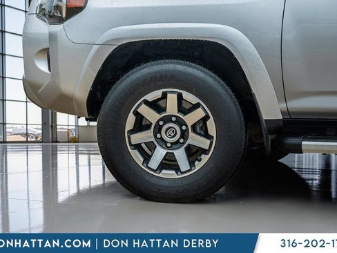 Used 2021 Toyota 4Runner TRD Off-Road Premium w/ Moonroof Package AWD/4WD image 36