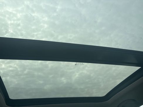 Used 2021 Cadillac XT4 Luxury w/ Cold Weather Package image 28