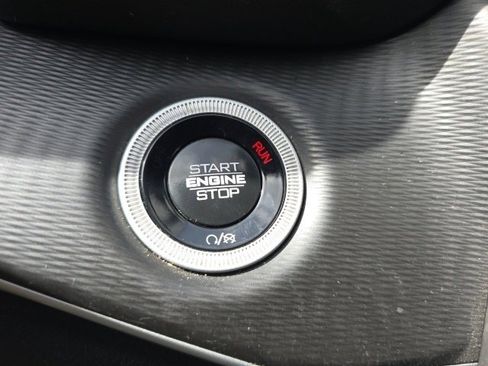 Used 2024 Jeep Grand Cherokee L Laredo image 22