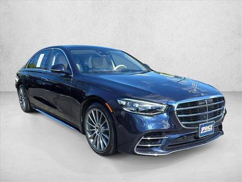 Used 2022 Mercedes-Benz S 580 4MATIC Sedan image 3