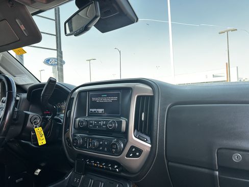Used 2018 GMC Sierra 2500 Denali w/ Duramax Plus Package AWD/4WD image 14