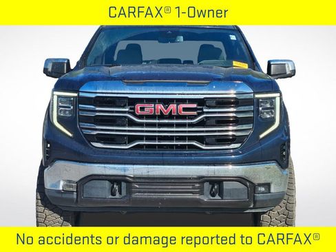 Used 2022 GMC Sierra 1500 SLT w/ SLT Convenience Package AWD/4WD image 4