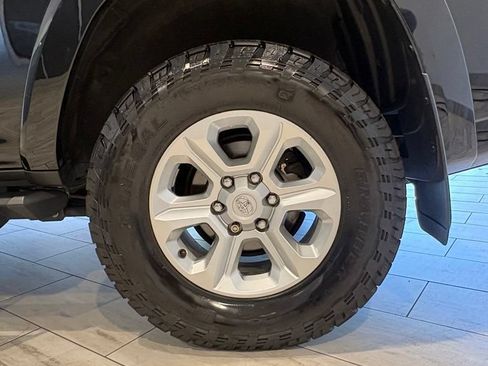 Used 2023 Toyota 4Runner SR5 Premium w/ Moonroof Package AWD/4WD image 9