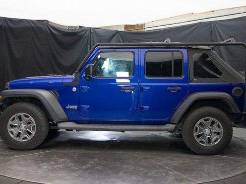 Used 2018 Jeep Wrangler Unlimited Sport image 9