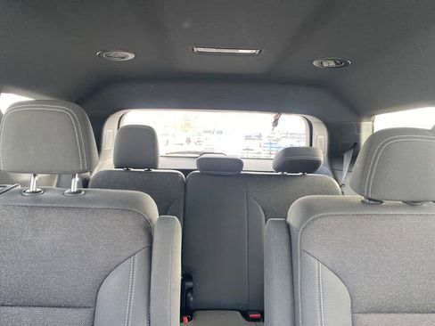 Used 2024 Chevrolet Traverse LT image 32