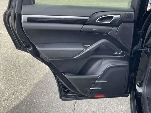 Used 2014 Porsche Cayenne image 20