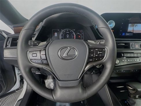 Used 2025 Lexus ES 350 w/ Premium Package image 15