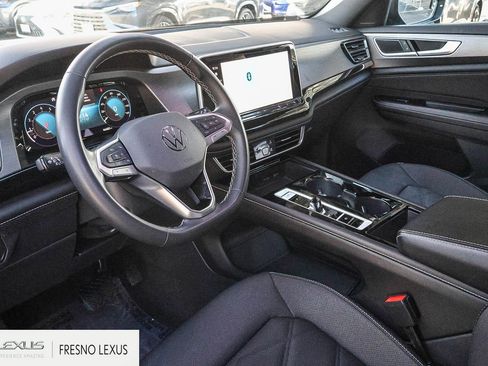 Used 2024 Volkswagen Atlas Cross Sport SE image 19