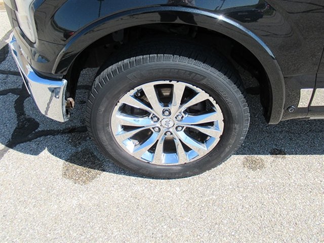 Used 2015 Ford F150 King Ranch w/ Equipment Group 601A Luxury AWD/4WD image 9