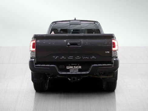 Used 2020 Toyota Tacoma TRD Sport AWD/4WD image 4