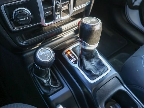 Used 2021 Jeep Wrangler Unlimited Islander image 22