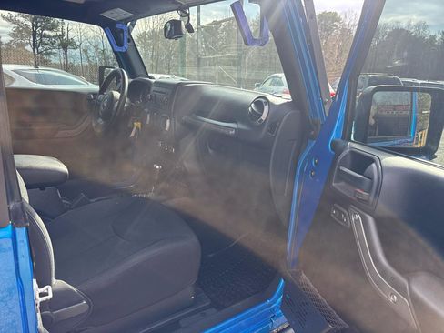 Used 2016 Jeep Wrangler Sport image 12