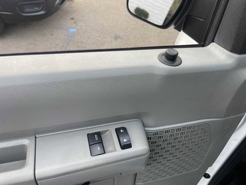 Used 2013 Ford E-150 and Econoline 150 image 18