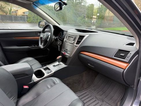 Used 2014 Subaru Outback 2.5i Limited w/ Moonroof Package image 11