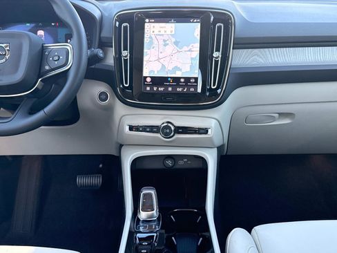 New 2026 Volvo XC40 B5 Ultra w/ Climate Package image 14