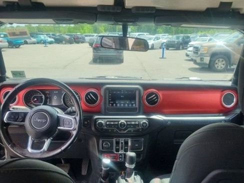 Used 2021 Jeep Wrangler Unlimited Rubicon w/ LED Lighting Group AWD/4WD image 11