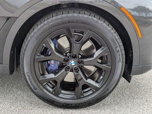 Used 2022 BMW X7 xDrive40i w/ Premium Package image 11