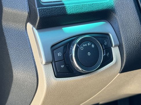 Used 2016 Ford Explorer XLT AWD/4WD image 30