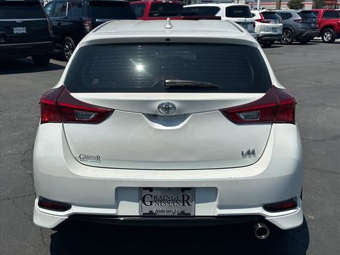 Used 2017 Toyota Corolla iM FWD image 4