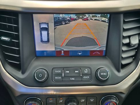 Used 2017 GMC Acadia Denali w/ Technology Package FWD image 20