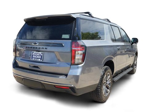 Used 2022 Chevrolet Suburban Z71 w/ Luxury Package AWD/4WD image 3