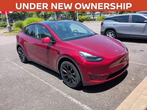 Used 2025 Tesla Model Y Long Range RWD image 1