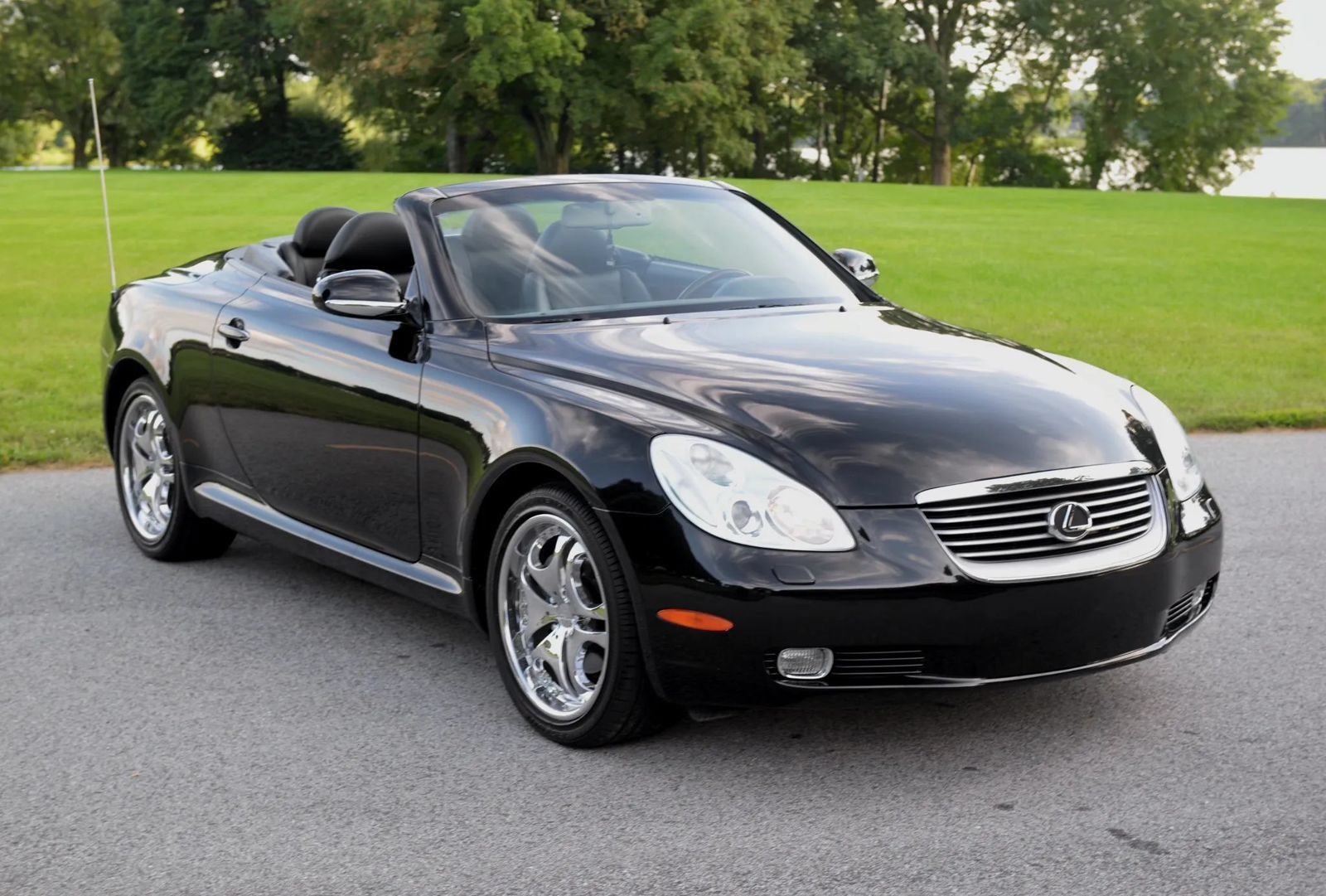 Used 2002 Lexus SC 430 Convertible RWD image 3