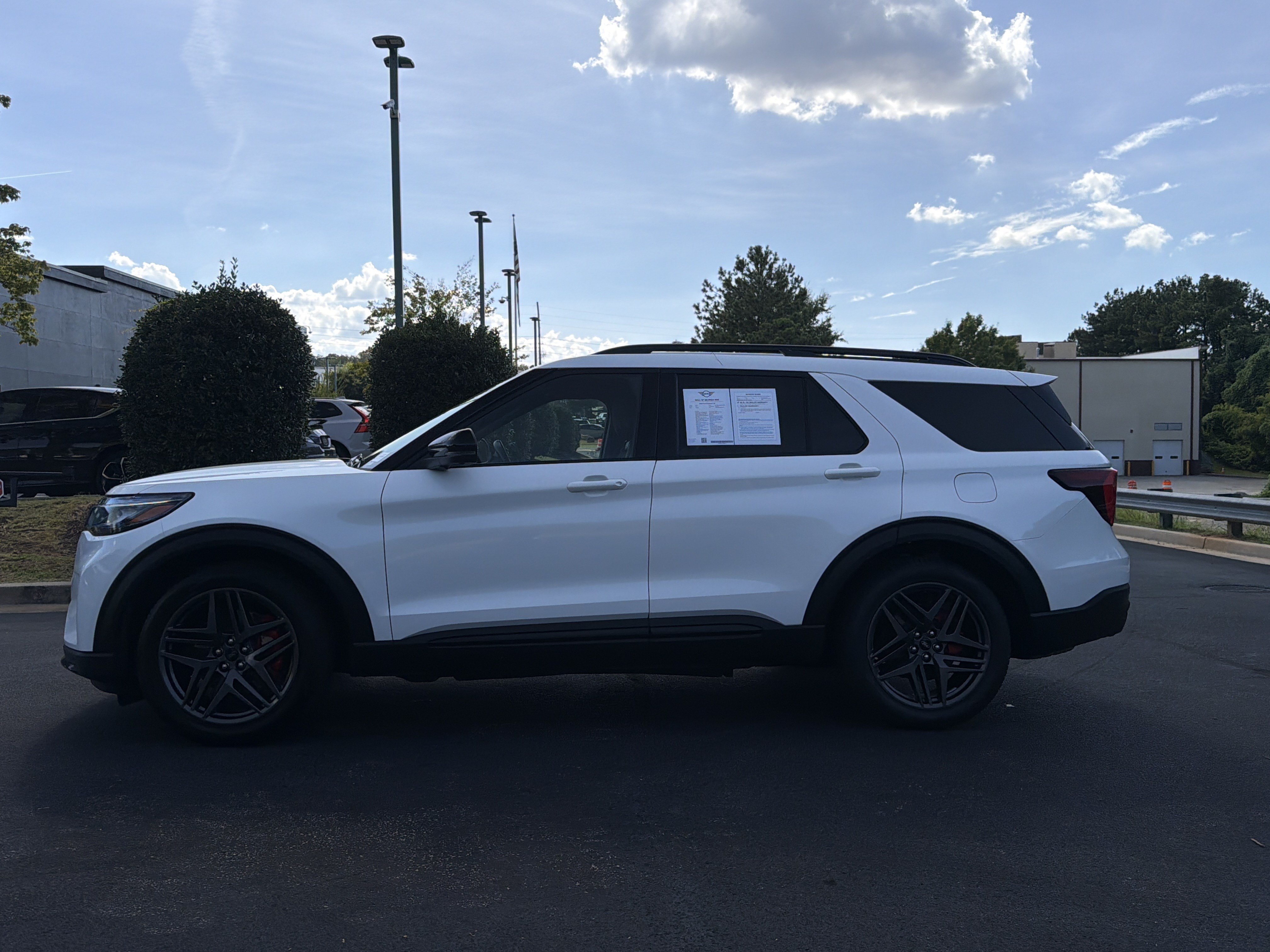 Used 2025 Ford Explorer ST w/ Sun And Sound Package AWD/4WD image 15
