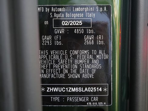 Used 2025 Lamborghini Revuelto AWD/4WD image 32