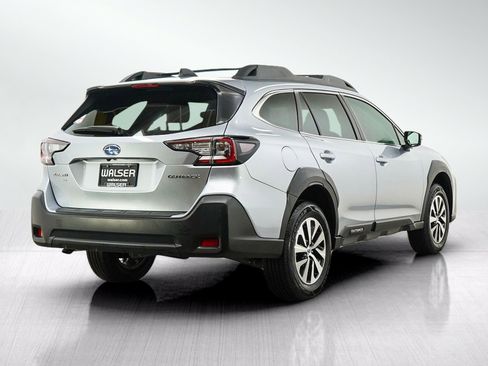 Used 2025 Subaru Outback Premium AWD/4WD image 5
