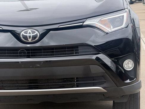 Used 2018 Toyota RAV4 XLE AWD/4WD image 9