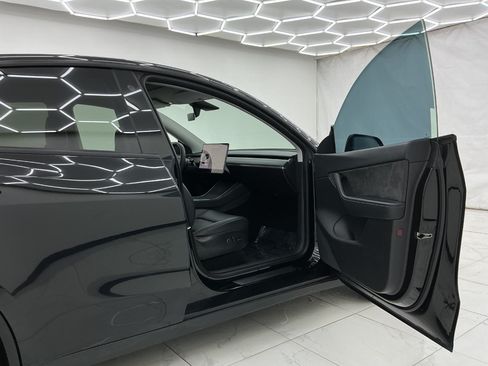 Used 2021 Tesla Model Y Long Range AWD/4WD image 17