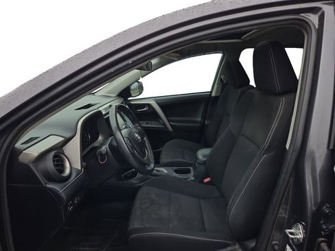 Used 2018 Toyota RAV4 XLE image 9