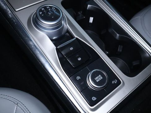 Used 2021 Ford Explorer XLT w/ Equipment Group 202A image 31