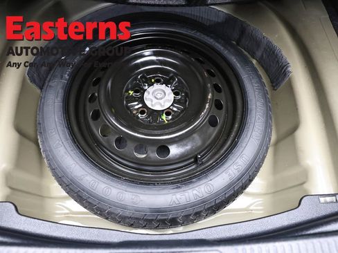 Used 2019 Toyota Camry LE image 22