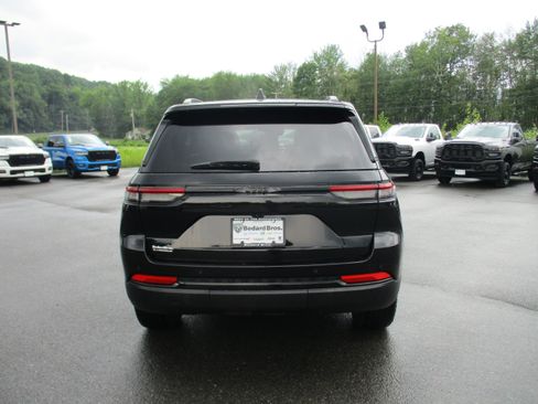 Certified 2023 Jeep Grand Cherokee Altitude AWD/4WD image 6