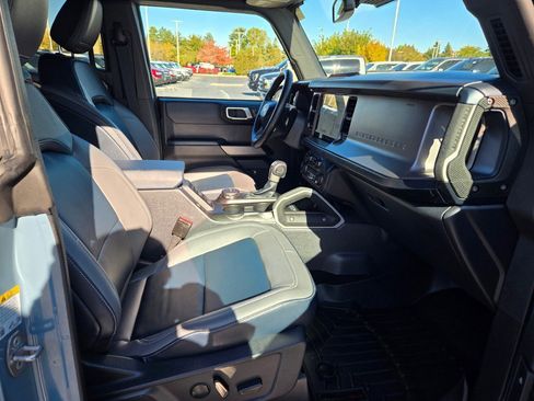 Used 2022 Ford Bronco Outer Banks image 5