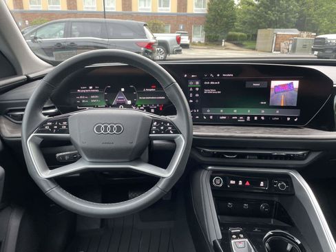 Certified 2025 Audi Q5 Premium Plus w/ Premium Plus AWD/4WD image 2