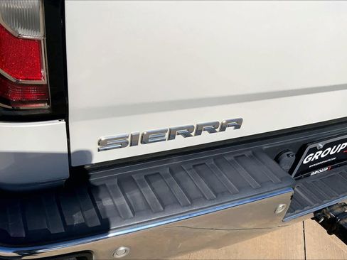 Used 2018 GMC Sierra 1500 SLT AWD/4WD image 30